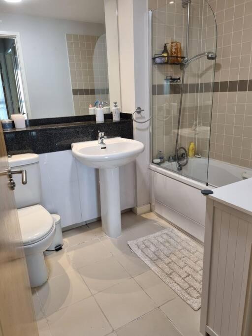 Centrally Located, Comfy 2-bed 2-bath *