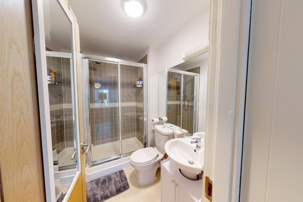 Centrally Located, Comfy 2-bed 2-bath Appartement