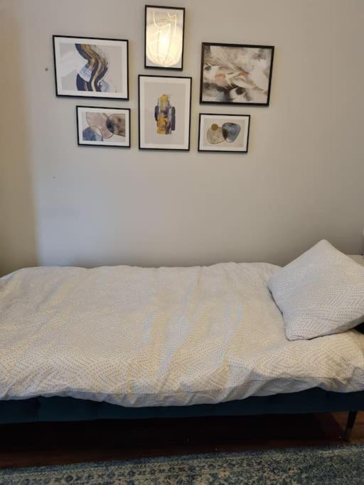 Centrally Located, Comfy 2-bed 2-bath Appartement *